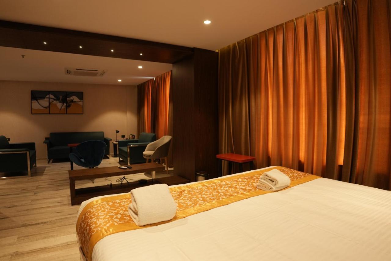Hotel Ocean Vista Bay Visakhapatnam Exteriör bild