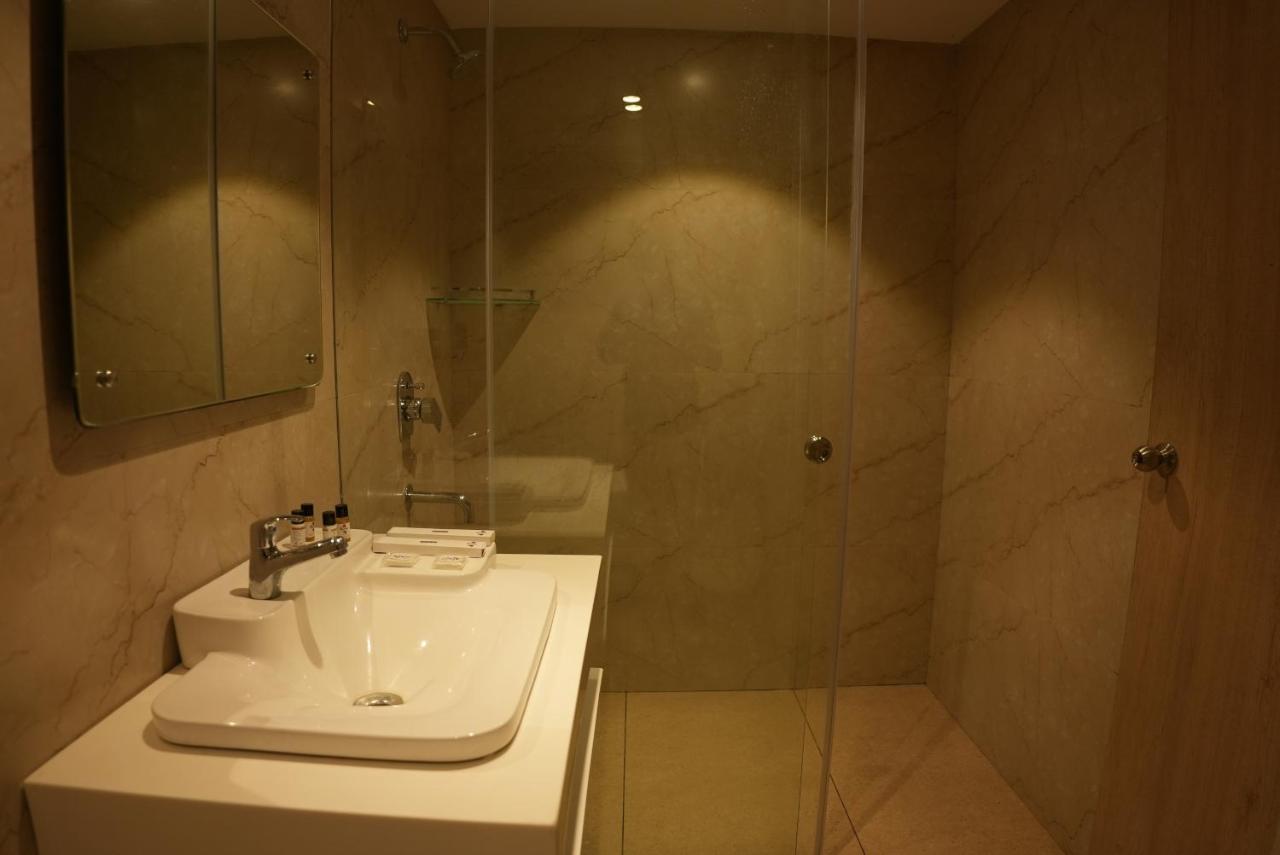 Hotel Ocean Vista Bay Visakhapatnam Exteriör bild